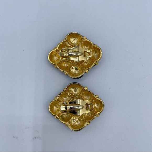 St. John Earrings Gold - Picture 13 of 13